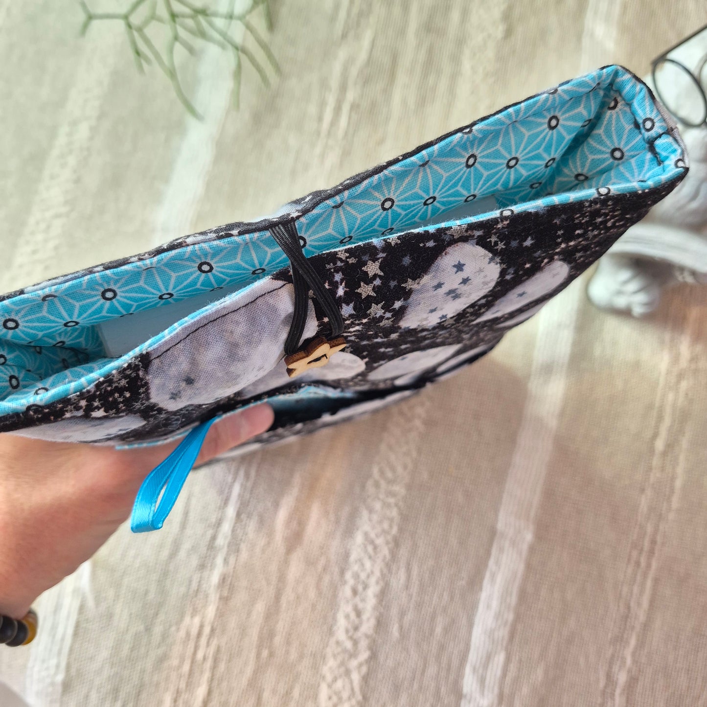 Pochette à livre de poche avec marque page assortie